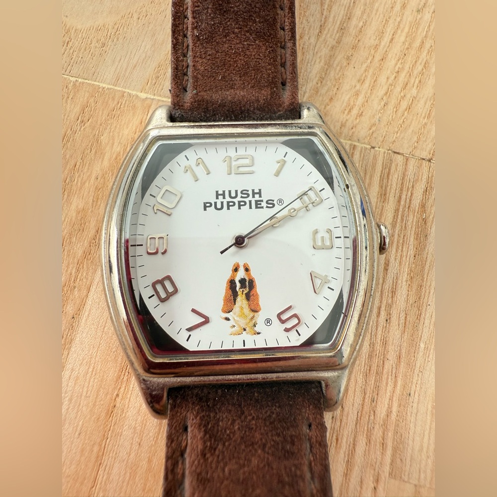 Vintage hush Puppies barrel shaped silver tone brown leather watch NEW BATTERY